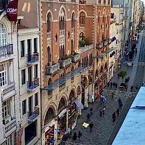 9F66037B-13CB-416F-B71B-338827E78B89